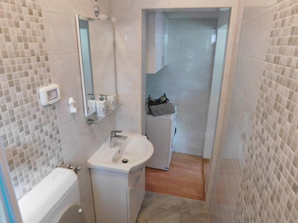 רוביני Apartman Angela מראה חיצוני תמונה
